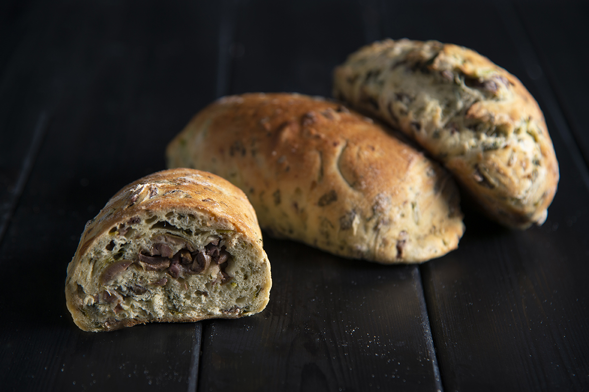 Olive bread with olives, leek and fresh onion